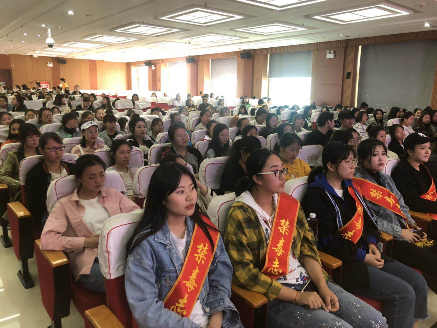 20190605140653_59870.jpg 信息-禁毒讲座2.jpg